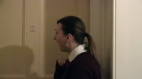 Achter Gesloten Deuren – De Kreet van Pijn van Molly Malone