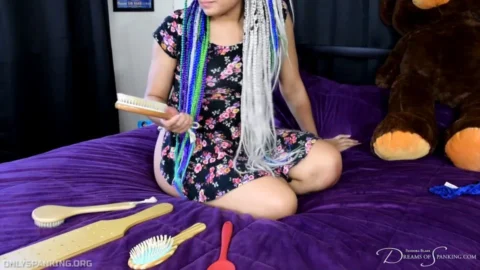 Jayda Blayze – Her Bath Brush, Hairbrush, and Paddle Adventure