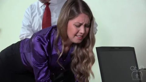 Casey Calvert’s Secret to Success – The Kneeling Negotiation